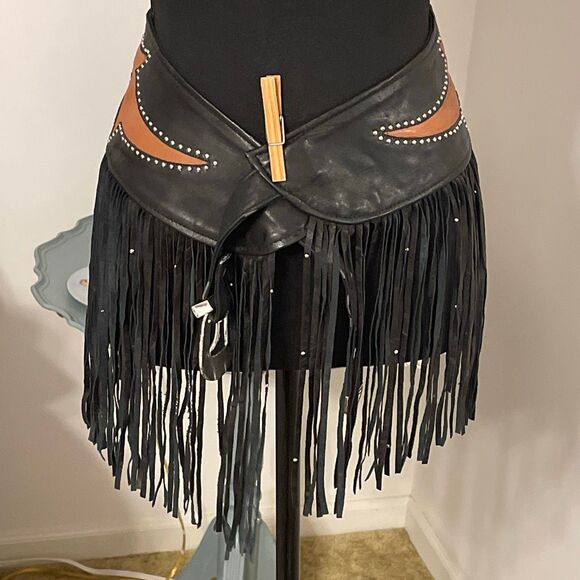 Diamond Leathers Women’s Fringe/Silver Studded Leather Western/Cowgirl Belt - Picture 13 of 15